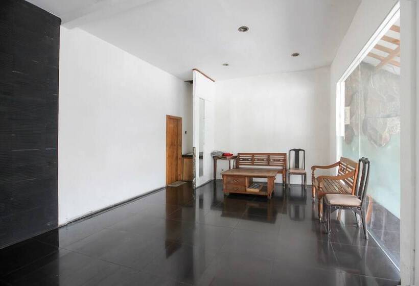 膳宿费 Reddoorz Near Rs Sarjito Yogyakarta 2