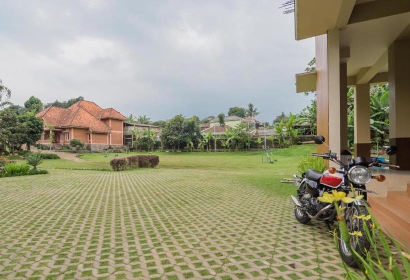 Пансион Reddoorz Syariah @ Cisarua Puncak Bogor