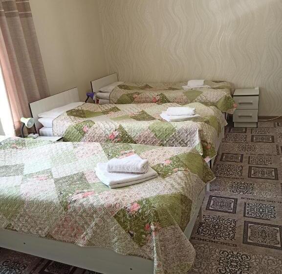تختخواب و صبحانه Guest House Nuri