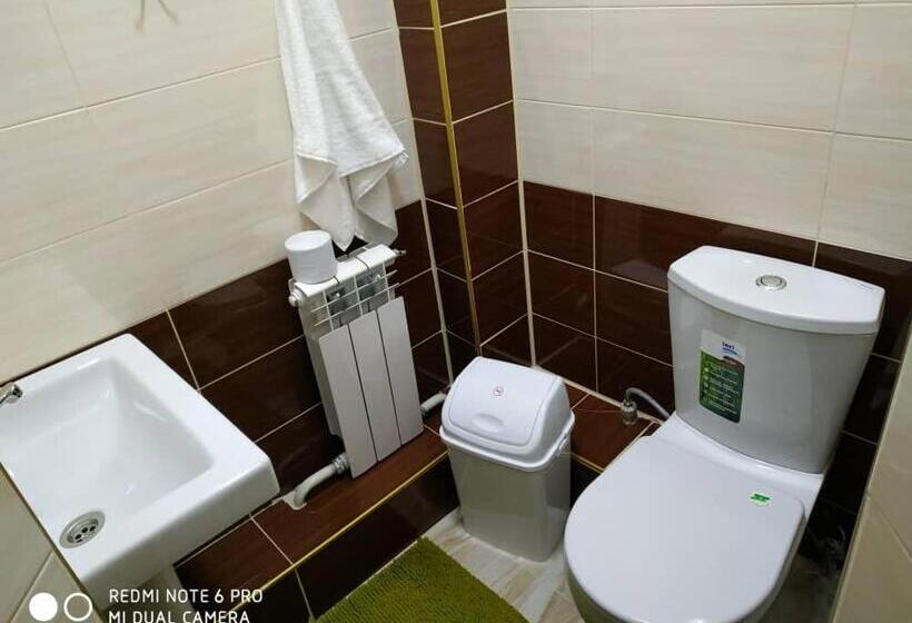 تختخواب و صبحانه Guest House Nuri