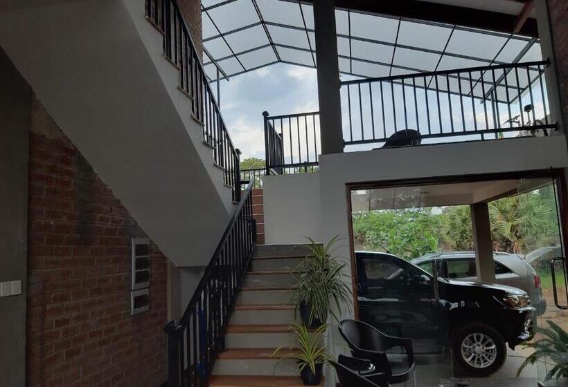 Отель Blue Sands Beach Resort