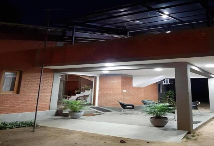 Отель Blue Sands Beach Resort