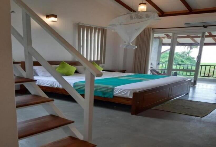 Отель Blue Sands Beach Resort