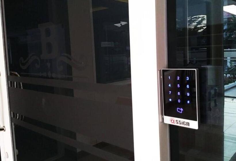 ホテル Boonbundal