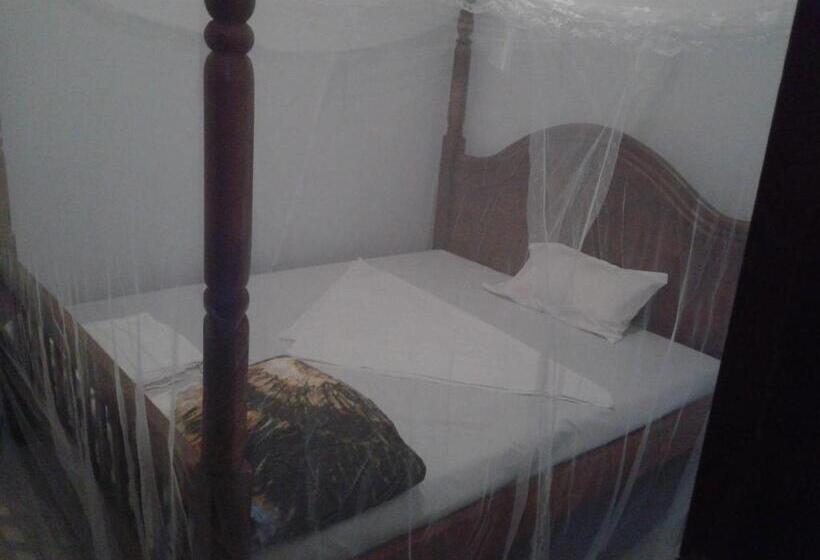 هتل Freedom Guest House