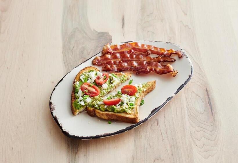 فندق Holiday Inn & Suites Cedar Falls Waterloo Event Ctr, An Ihg