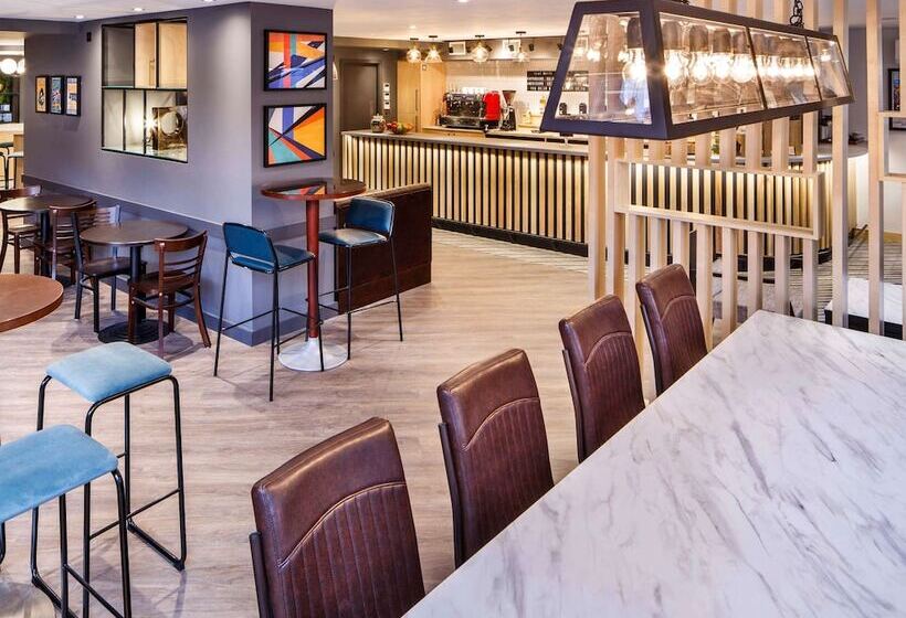 ホテル Ibis Budget Swindon