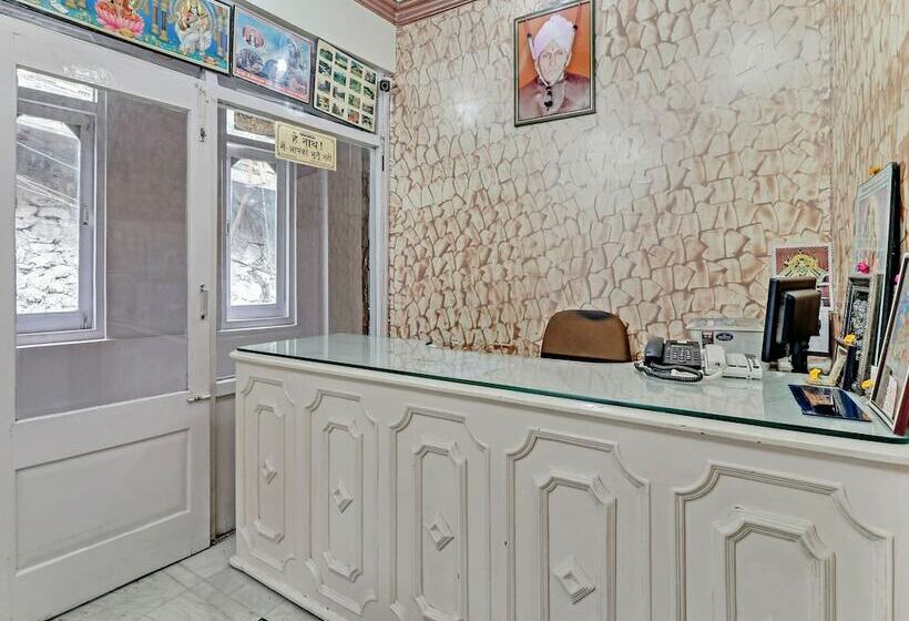 فندق Oyo 24244 Chamunda View