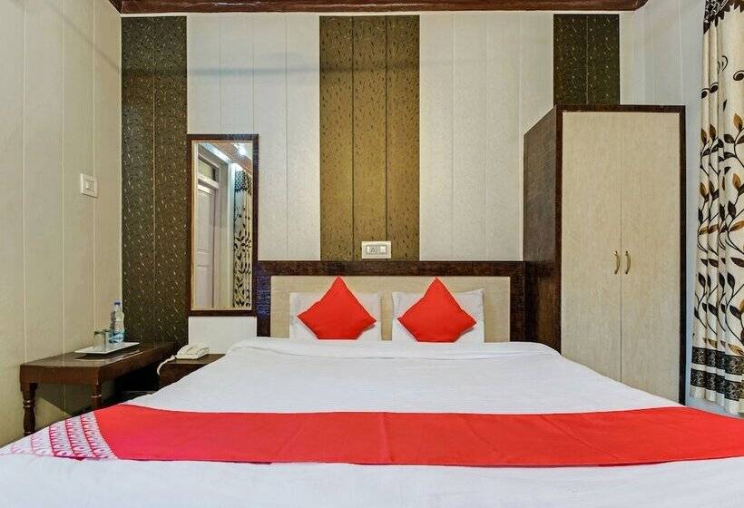 فندق Oyo 24244 Chamunda View