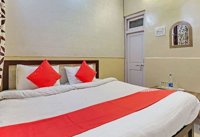 فندق Oyo 24244 Chamunda View