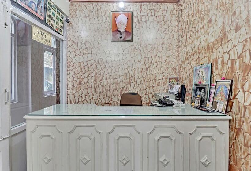 فندق Oyo 24244 Chamunda View