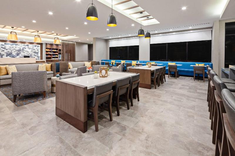 ホテル Springhill Suites By Marriott Escondido Downtown