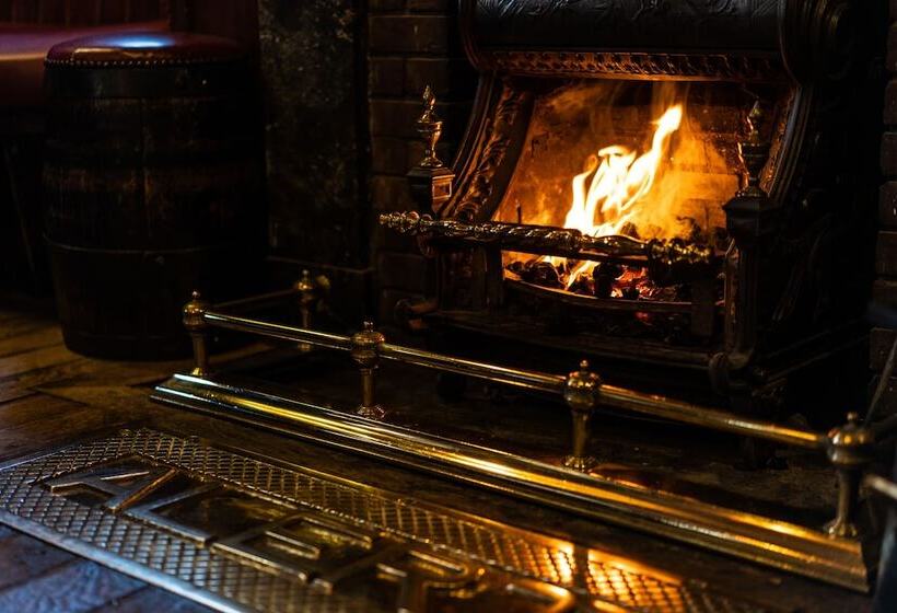 فندق The Olde Ship Inn