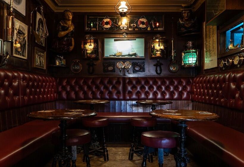 فندق The Olde Ship Inn