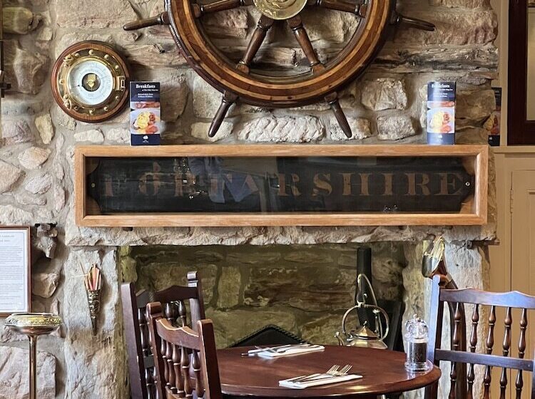 فندق The Olde Ship Inn
