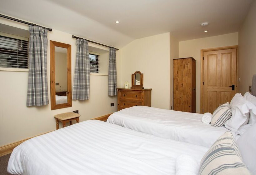 فندق The Olde Ship Inn