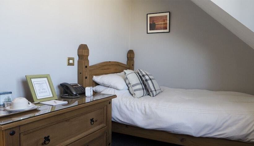 فندق The Olde Ship Inn