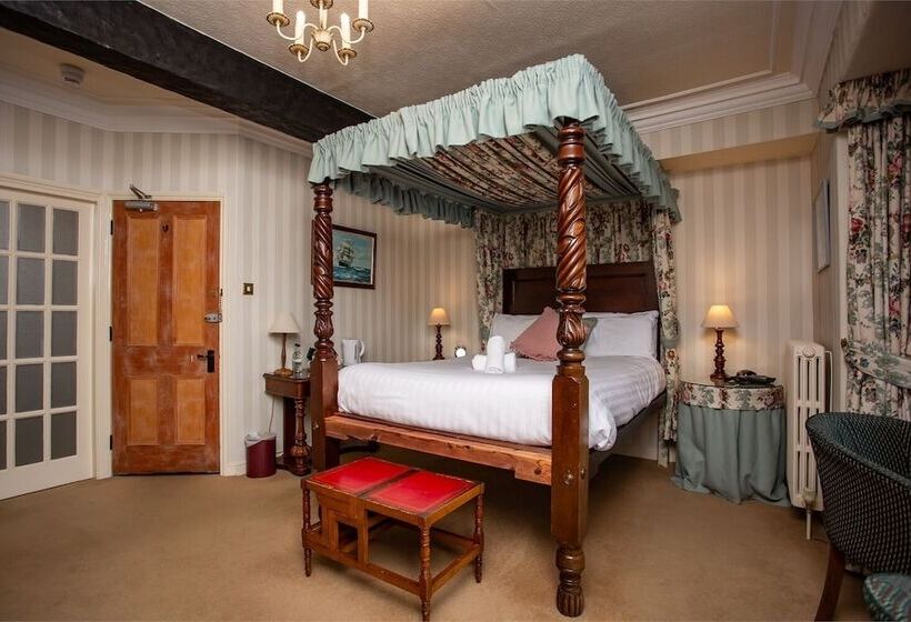 فندق The Olde Ship Inn