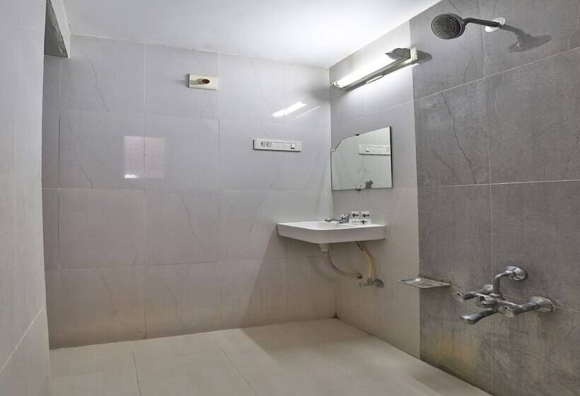 Oyo 22574 Hotel Deep Palace