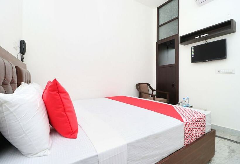 Oyo 24029 Hotel P Grand