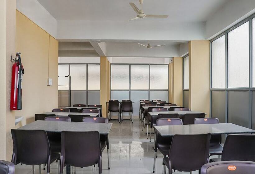 Oyo 24143 Flagship Hotel Blue Orchid