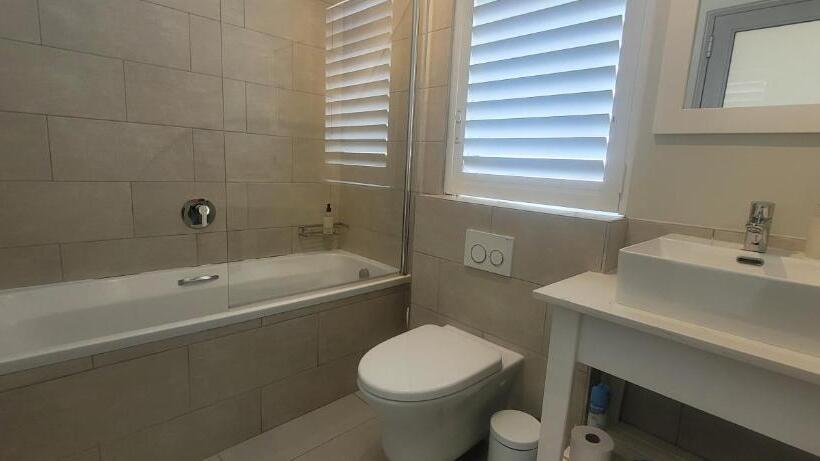 بنسيون Kleinmond Lodge