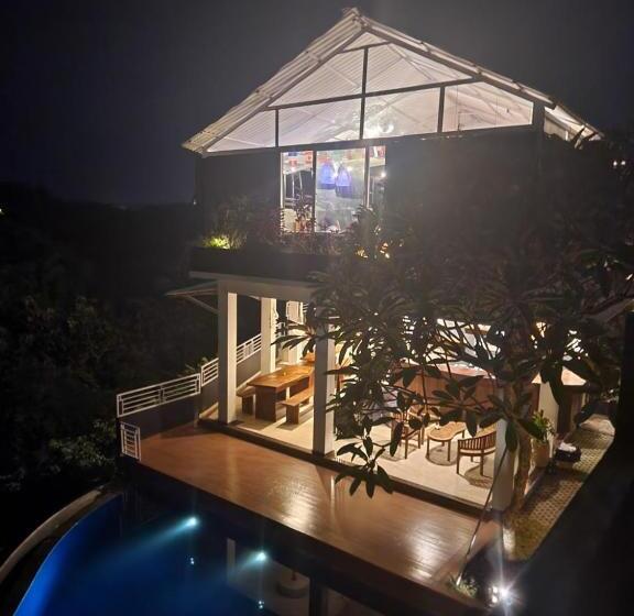 ユースホステル Bagus Ink Surf Camp