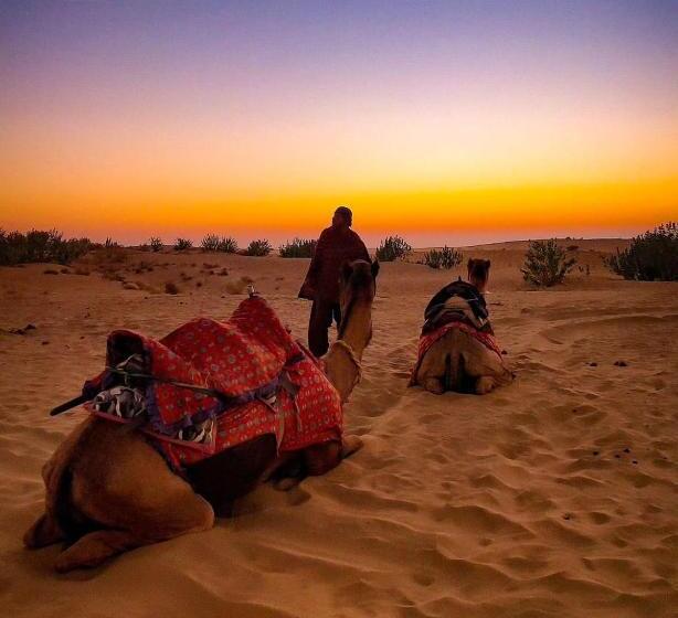 تختخواب و صبحانه Mirvana Guest House & Camel Safari