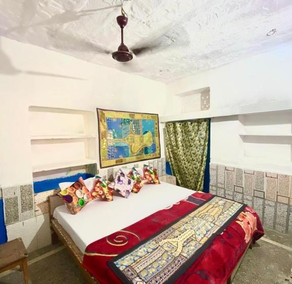 تختخواب و صبحانه Mirvana Guest House & Camel Safari