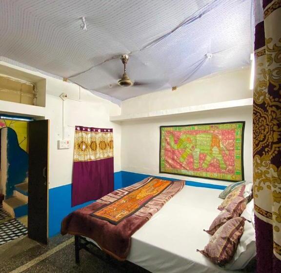 تختخواب و صبحانه Mirvana Guest House & Camel Safari