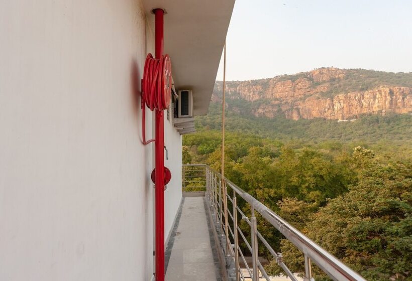 Отель Capital O Srinivasa Residency