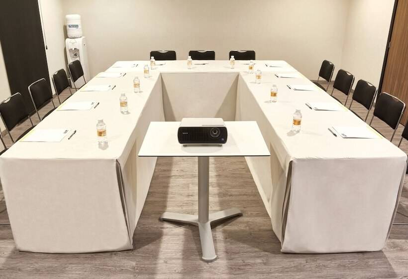 בית מלון כפרי City Express By Marriott Tapachula