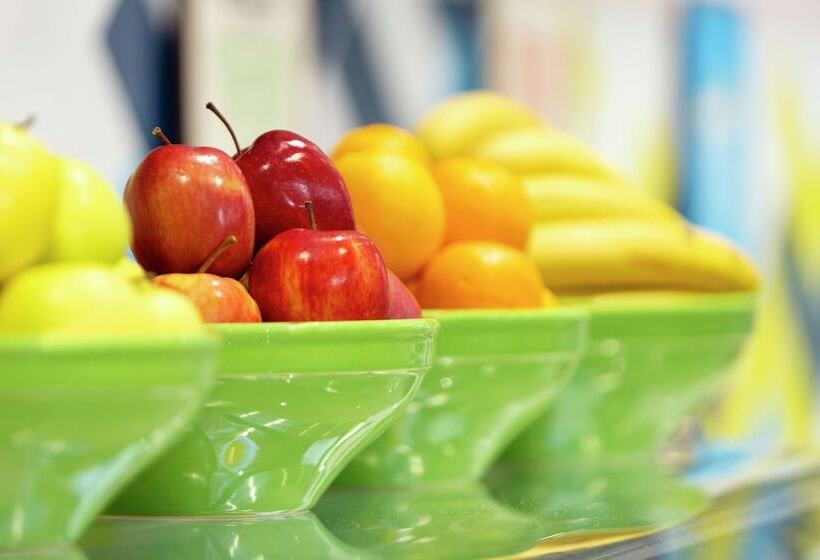 בית מלון כפרי Hampton By Hilton Hamilton Park