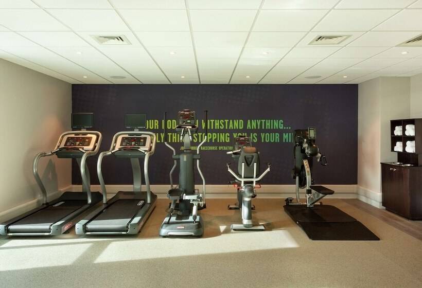 فندق Hampton By Hilton Hamilton Park