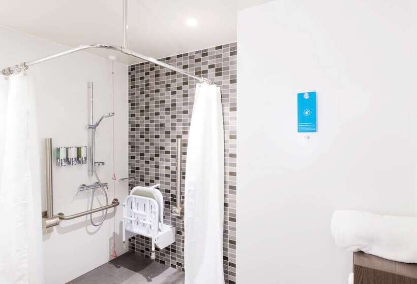 בית מלון כפרי Hampton By Hilton Hamilton Park