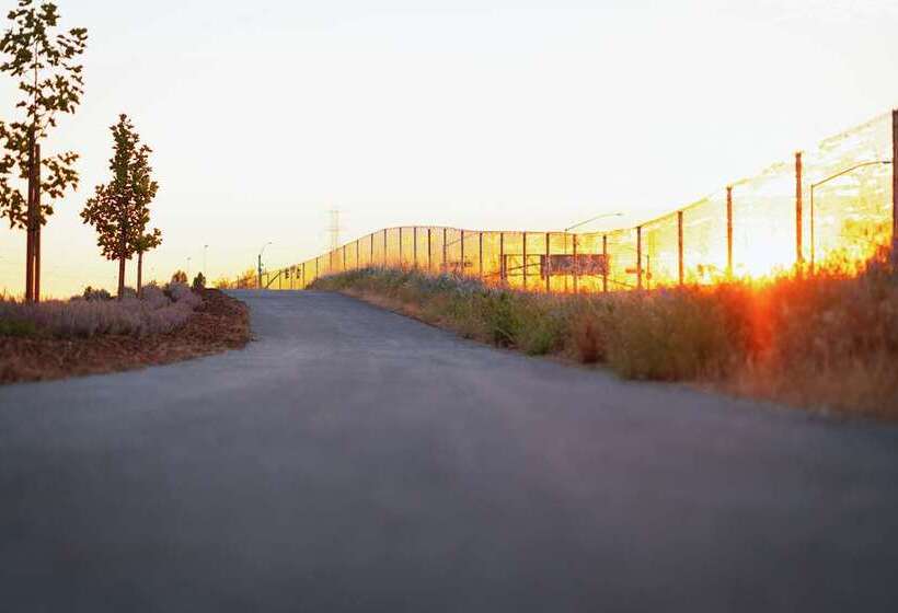 Отель Home2 Suites By Hilton Roseville Sacramento