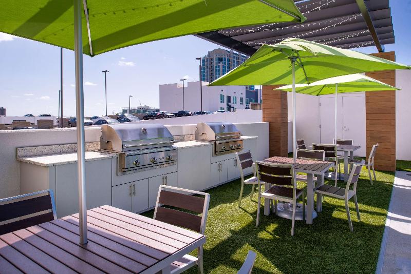 فندق Home2 Suites By Hilton Tampa Downtown Channel District