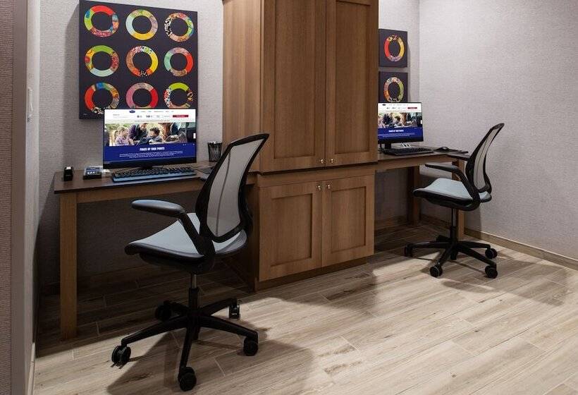 فندق Home2 Suites By Hilton Tampa Downtown Channel District