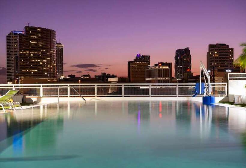 בית מלון כפרי Home2 Suites By Hilton Tampa Downtown Channel District