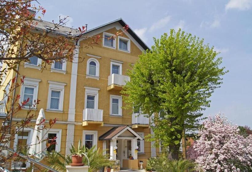 בית מלון כפרי Hotwagner