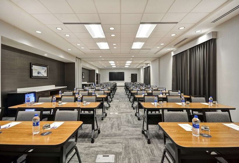 Отель Hyatt Place Fresno