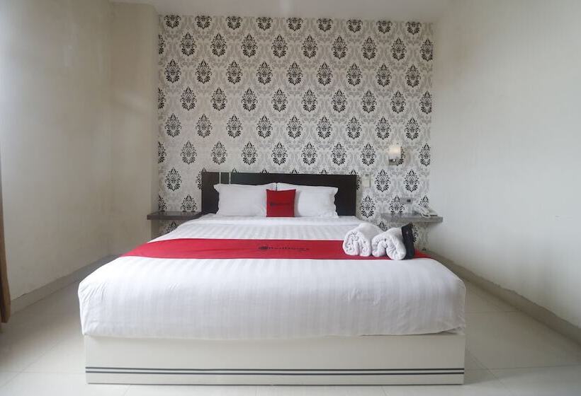 فندق Reddoorz Plus Near Universitas Negeri Makassar