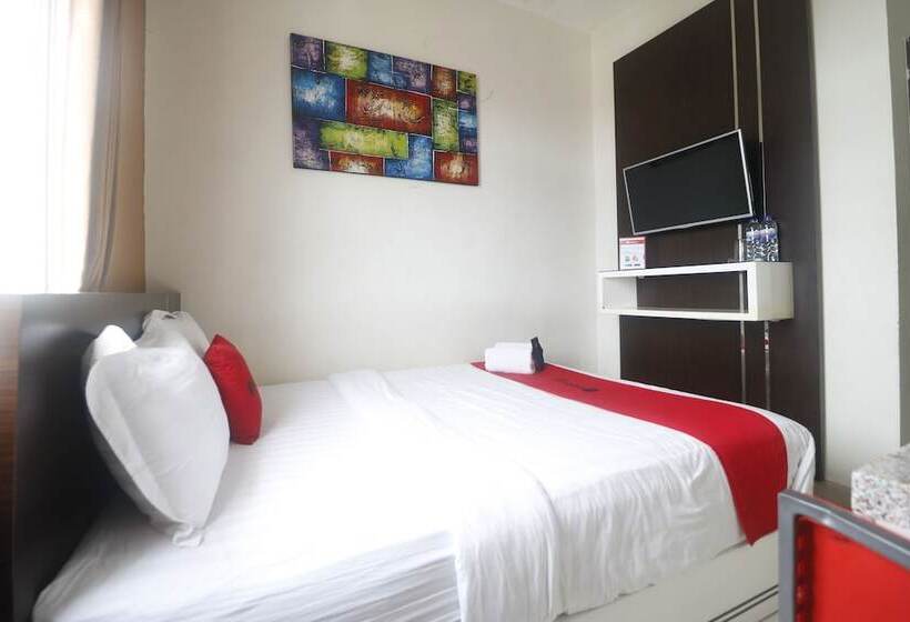 فندق Reddoorz Plus Near Universitas Negeri Makassar