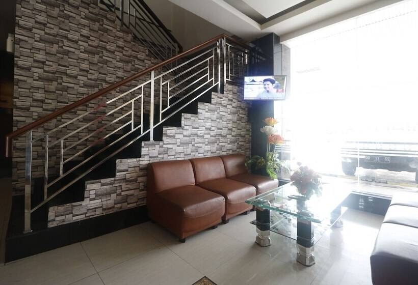 فندق Reddoorz Plus Near Universitas Negeri Makassar