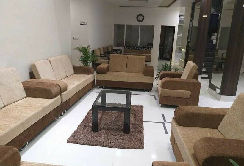 בית מלון כפרי Shashinag Clarks Inn