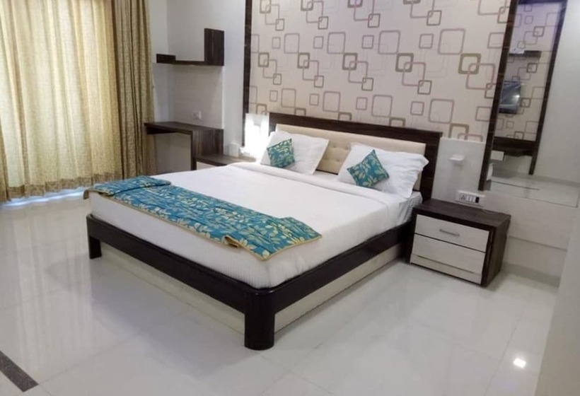 فندق Shashinag Clarks Inn