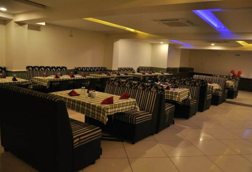 בית מלון כפרי Shashinag Clarks Inn