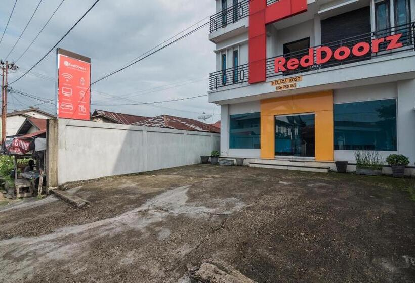 펜션 Reddoorz Syariah Near Jamtos Jambi