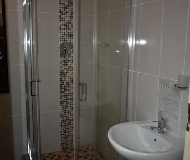 פנסיון Rs Garden Guesthouse