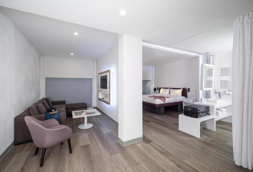 Yotel Istanbul Airport Landside, City Entrance